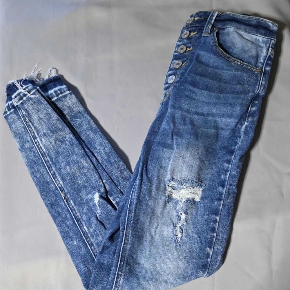 Stylish Blue Distressed Women Jeans Kancan Size 26 Like New